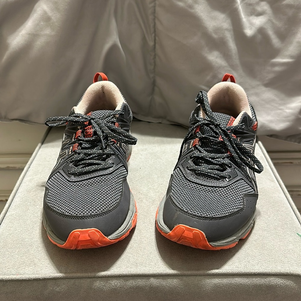 ASICS Gel-Venture tennis shoes